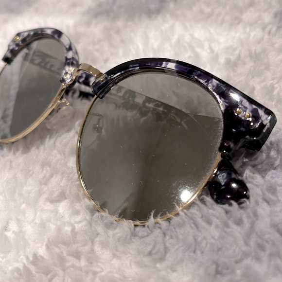 Sunglasses - Picture 7 of 9